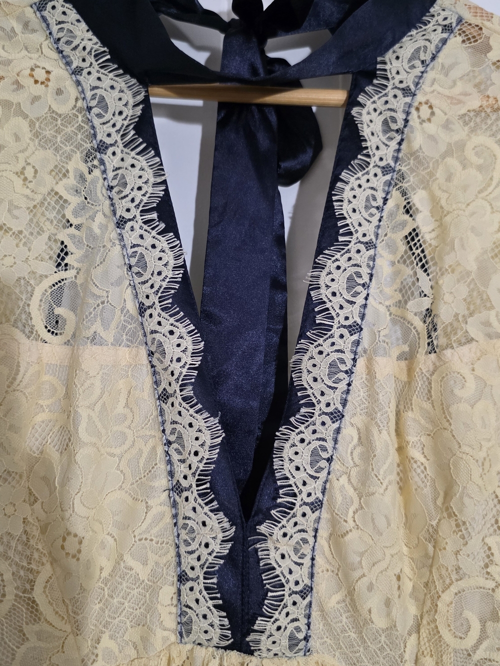 Free People Cream Lace Dress Navy Choker Tie Open Back Bell Sleeve Medium - Picture 14 of 16